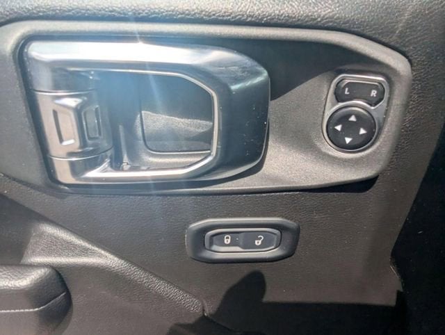 2025 Jeep Wrangler 4-Door Summit 4x4