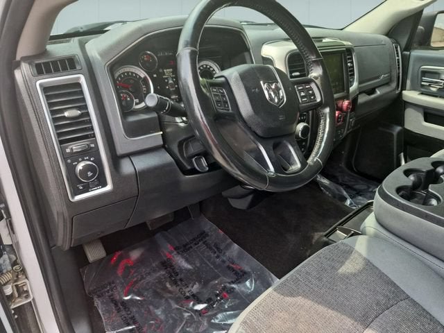 2017 RAM 1500 Big Horn Crew Cab 4x4 5'7" Box