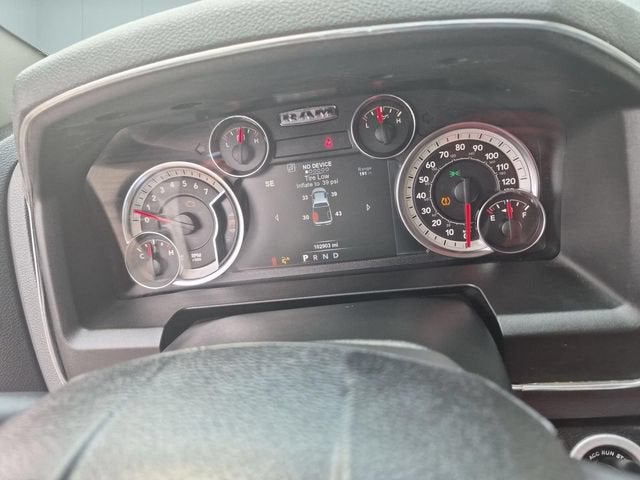 2017 RAM 1500 Big Horn Crew Cab 4x4 5'7" Box