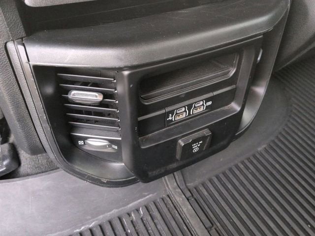 2020 RAM 1500 Big Horn Crew Cab 4x4 5'7" Box