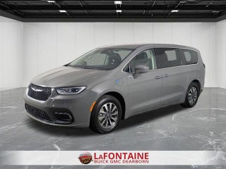 2022 Chrysler Pacifica Hybrid Touring L