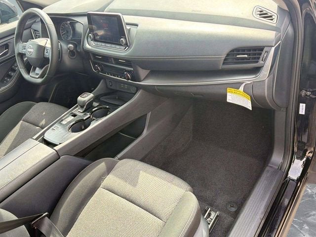 2025 Nissan Rogue SV FWD