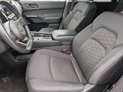 2025 Nissan Pathfinder SV FWD