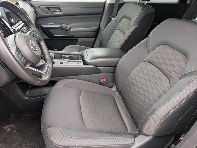 2025 Nissan Pathfinder SV FWD