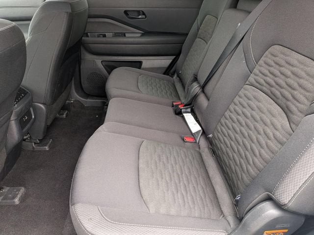 2025 Nissan Pathfinder SV FWD