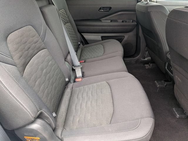 2025 Nissan Pathfinder SV FWD