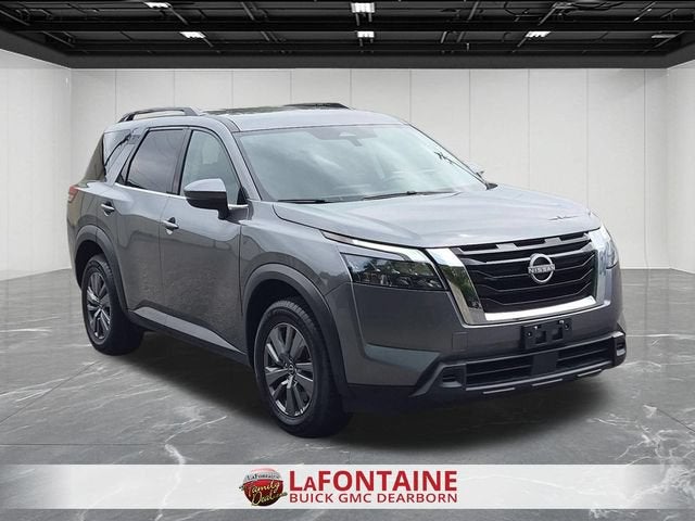 2024 Nissan Pathfinder SV