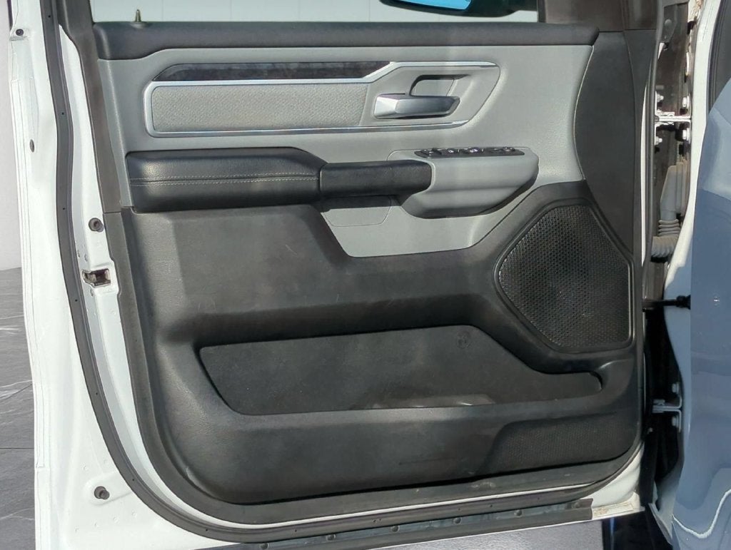 2020 RAM 1500 Big Horn Crew Cab 4x4 5'7" Box