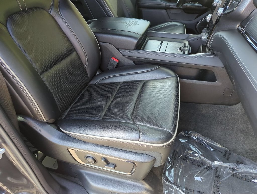 2023 RAM 1500 Limited Crew Cab 4x4 5'7" Box