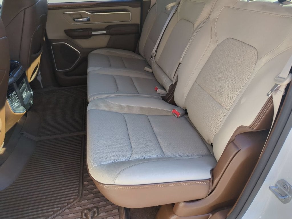 2020 RAM 1500 Laramie Crew Cab 4x4 5'7" Box