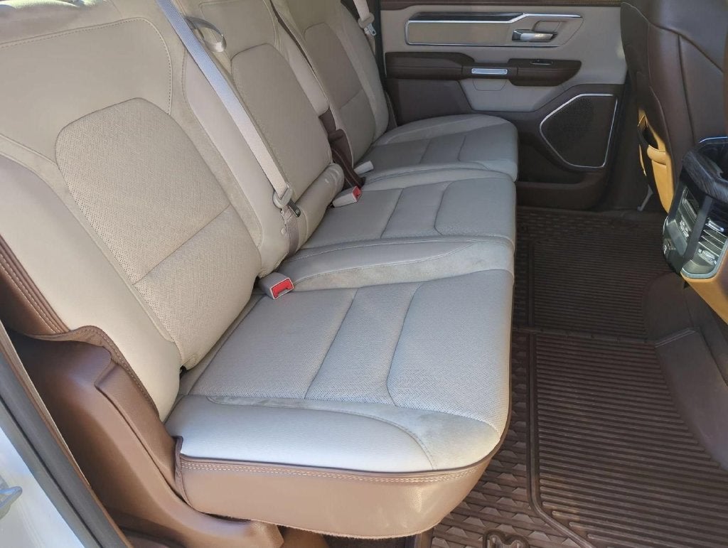 2020 RAM 1500 Laramie Crew Cab 4x4 5'7" Box