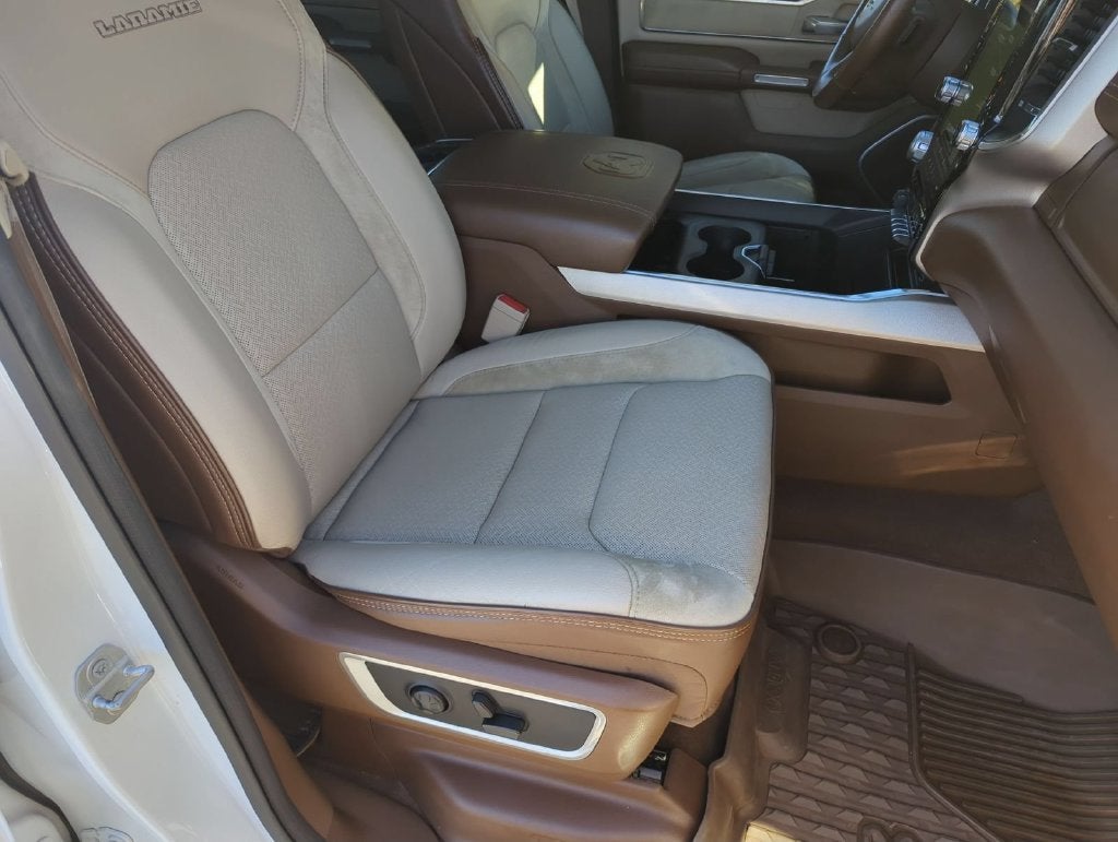2020 RAM 1500 Laramie Crew Cab 4x4 5'7" Box