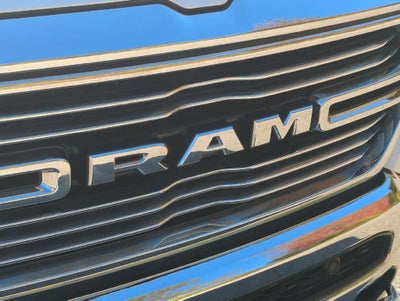 2020 RAM 1500 Laramie Crew Cab 4x4 5'7" Box