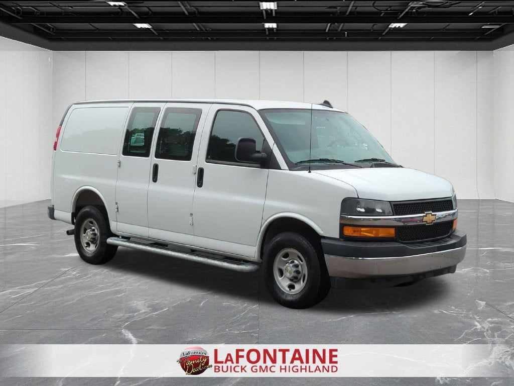 2025 Chevrolet Express Cargo WT