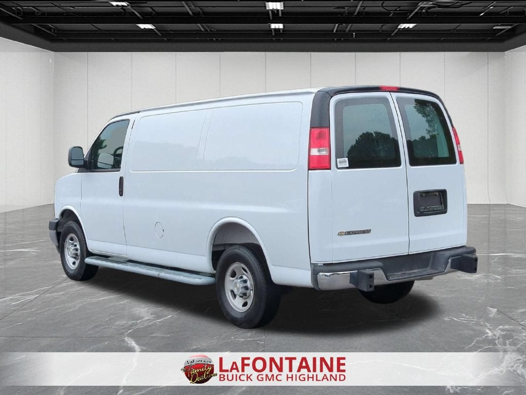 2025 Chevrolet Express Cargo WT
