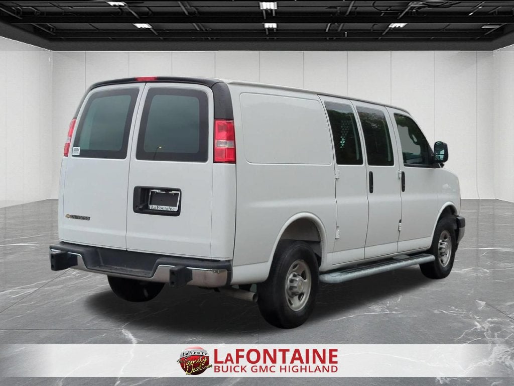 2025 Chevrolet Express Cargo WT
