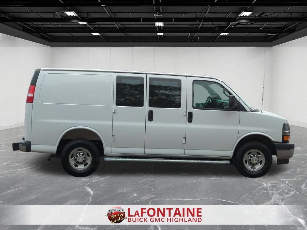 2025 Chevrolet Express Cargo WT