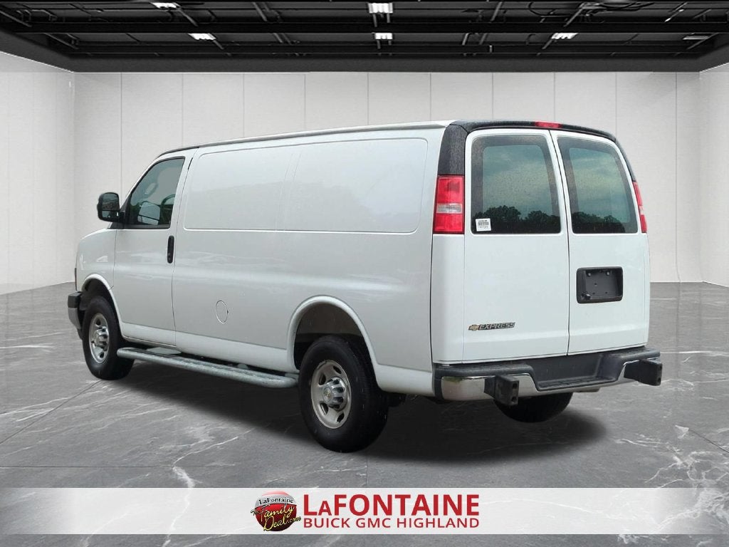 2025 Chevrolet Express Cargo WT