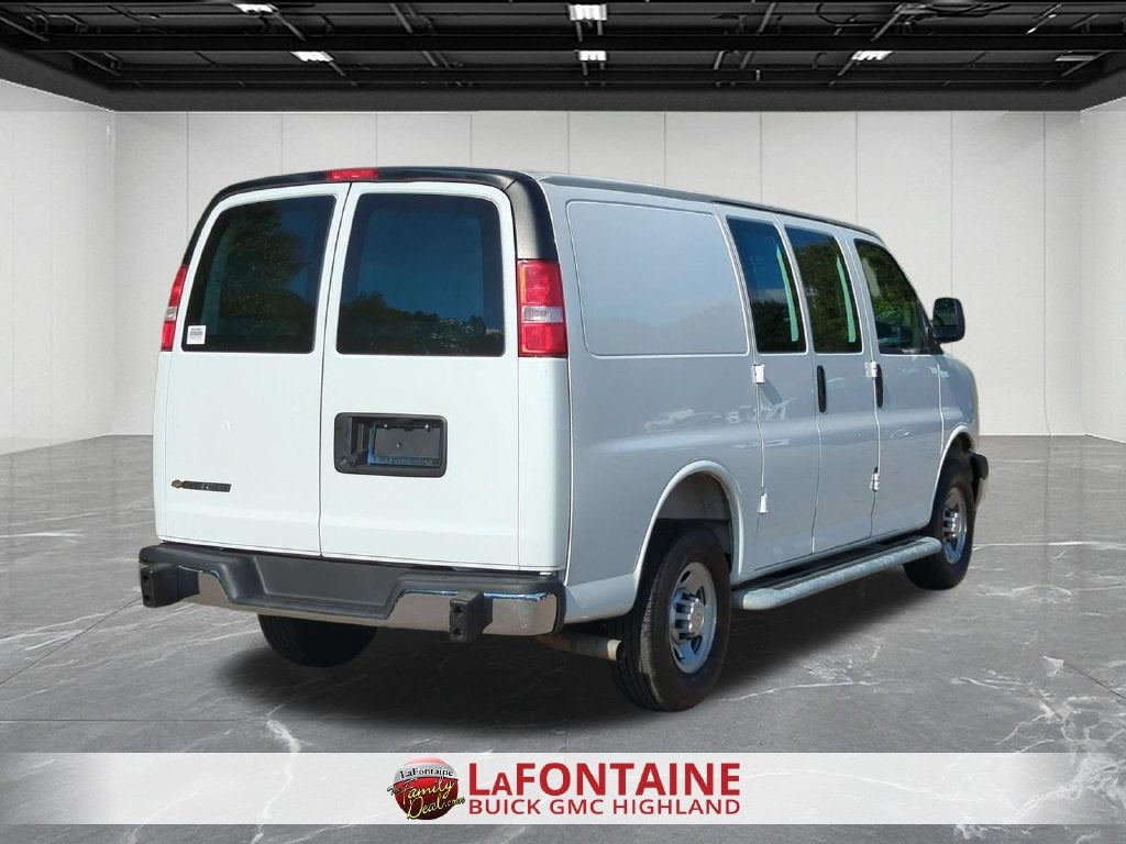 2025 Chevrolet Express Cargo WT