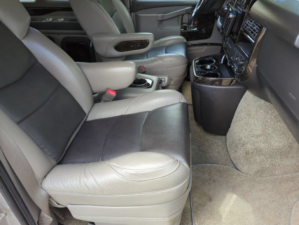 2022 Chevrolet Express Cargo 2500 RWD 2500 Regular Wheelbase WT