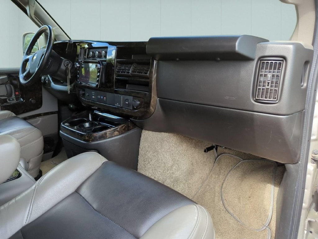 2022 Chevrolet Express Cargo 2500 RWD 2500 Regular Wheelbase WT