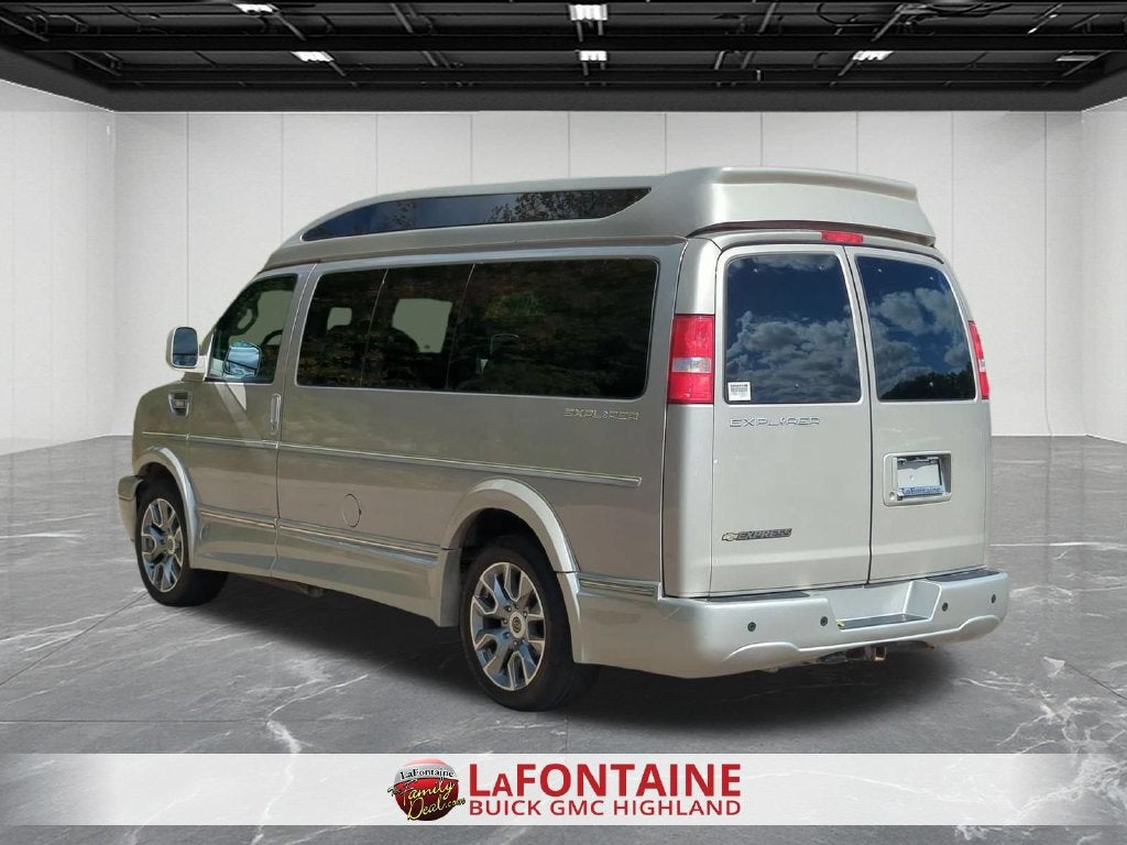 2022 Chevrolet Express Cargo 2500 RWD 2500 Regular Wheelbase WT