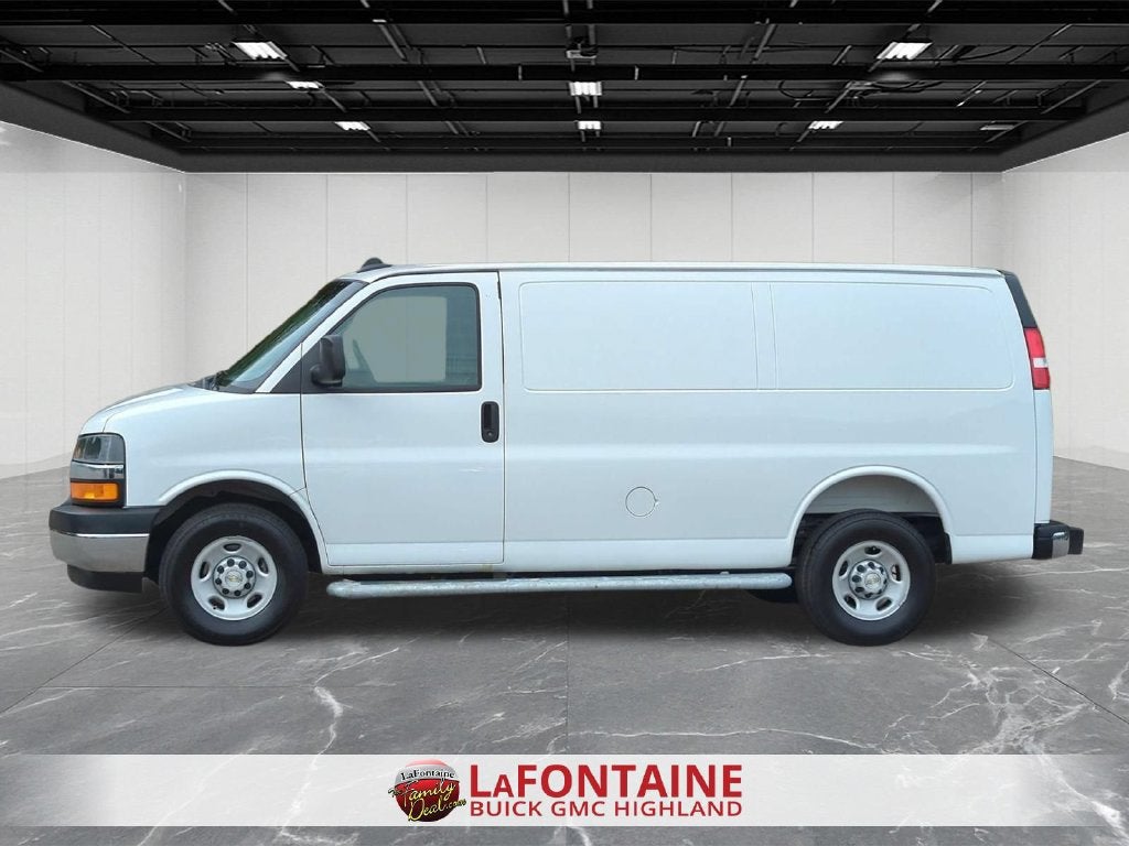 2025 Chevrolet Express Cargo WT