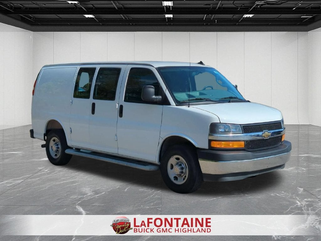2025 Chevrolet Express Cargo WT