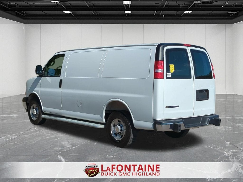 2025 Chevrolet Express Cargo WT