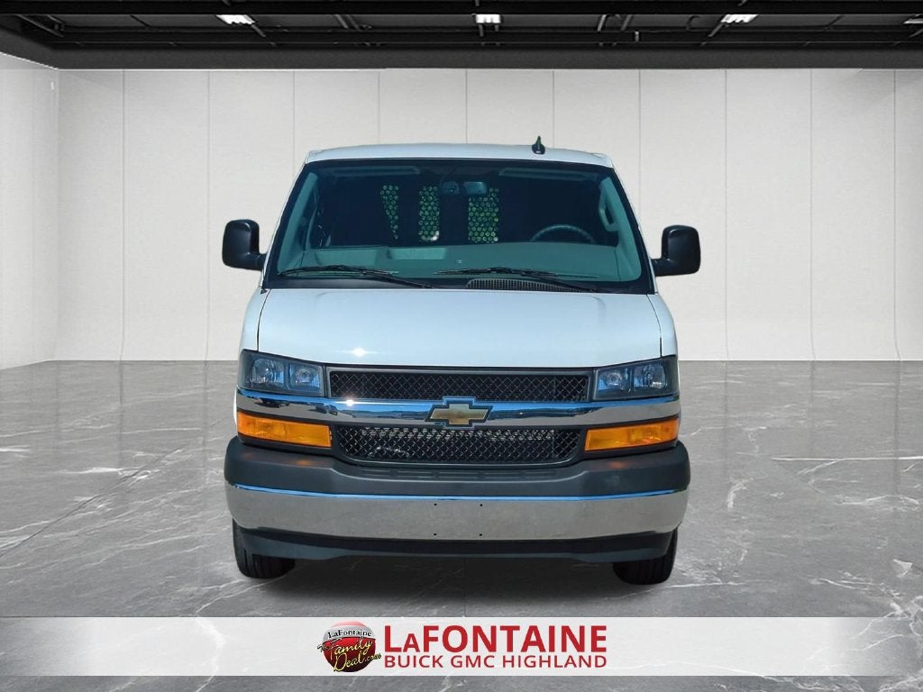 2025 Chevrolet Express Cargo WT