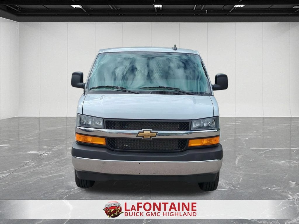 2025 Chevrolet Express Cargo WT