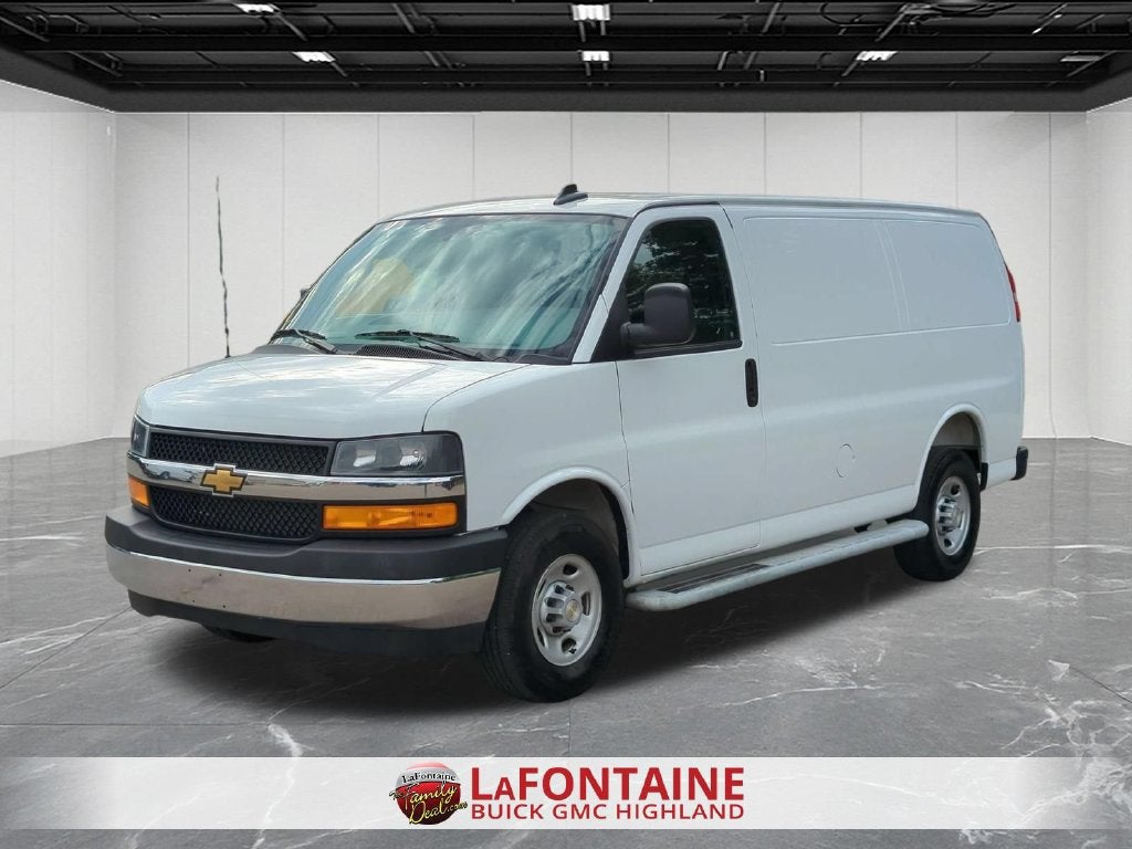 2025 Chevrolet Express Cargo WT