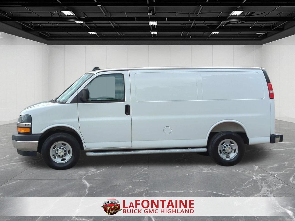 2025 Chevrolet Express Cargo WT