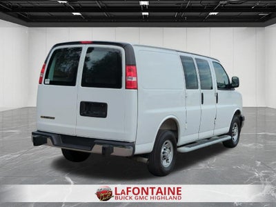 2025 Chevrolet Express Cargo WT