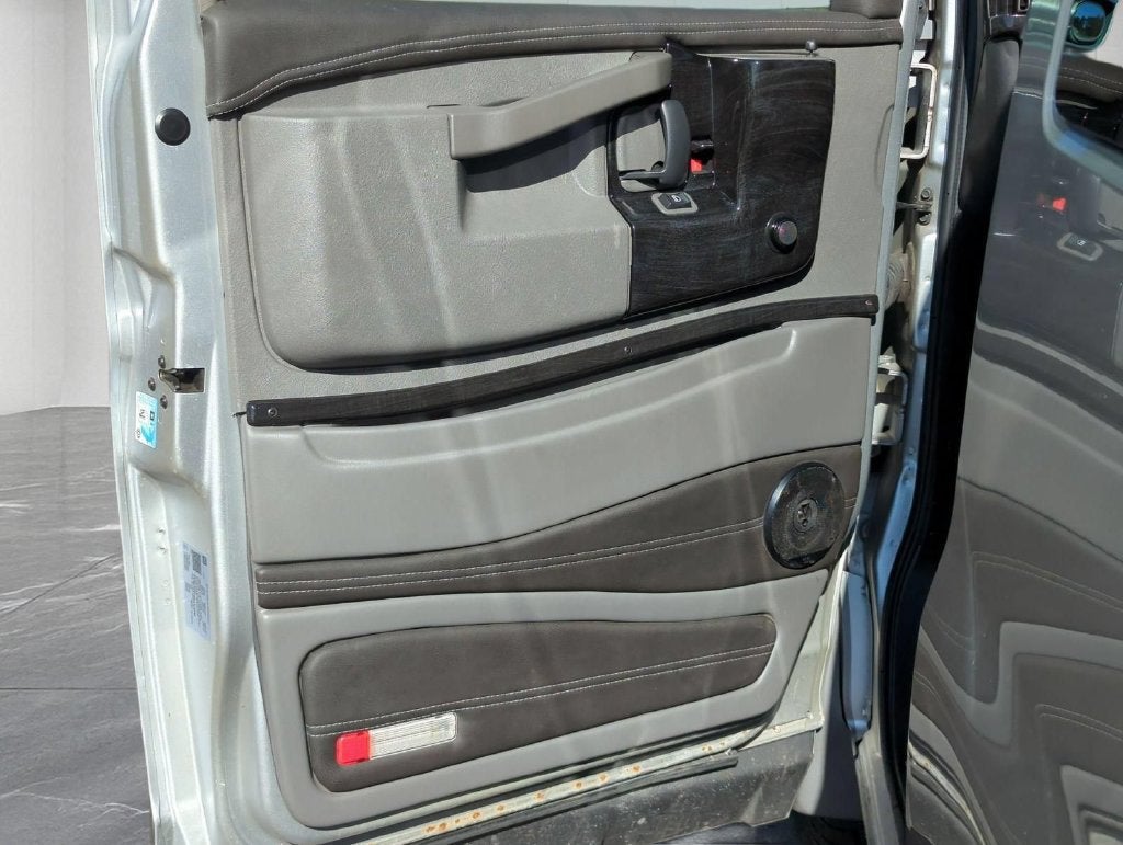 2021 GMC Savana Passenger 2500 LS