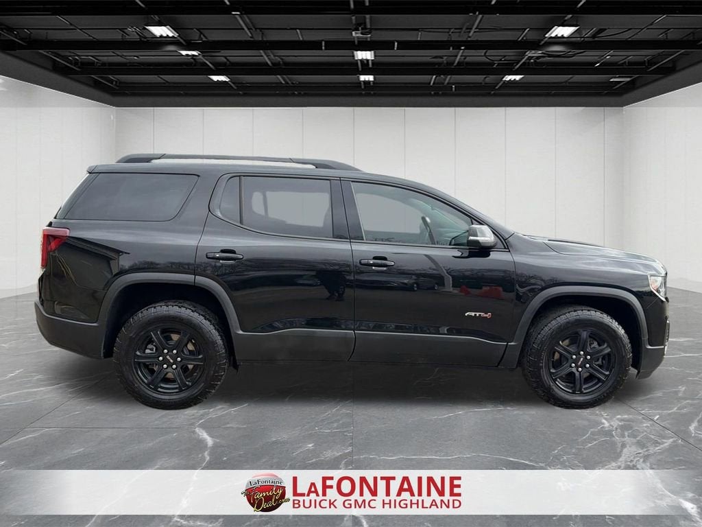 2023 GMC Acadia AT4