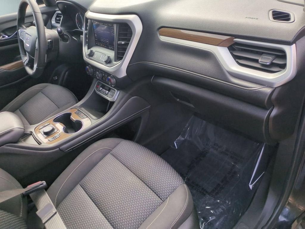 2022 GMC Acadia SLE