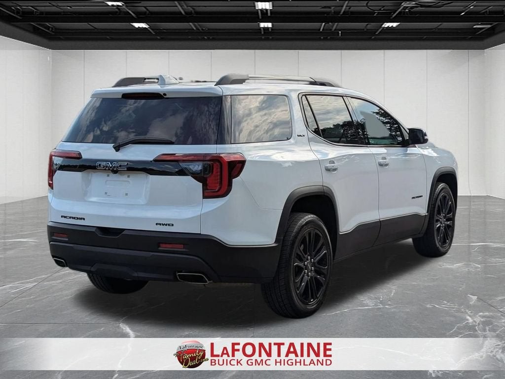 2023 GMC Acadia SLT