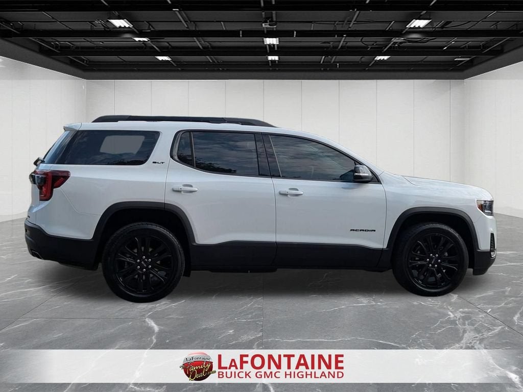 2023 GMC Acadia SLT