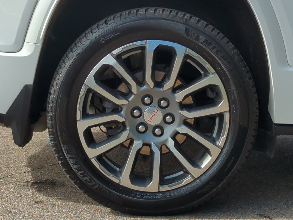 2022 GMC Acadia Denali