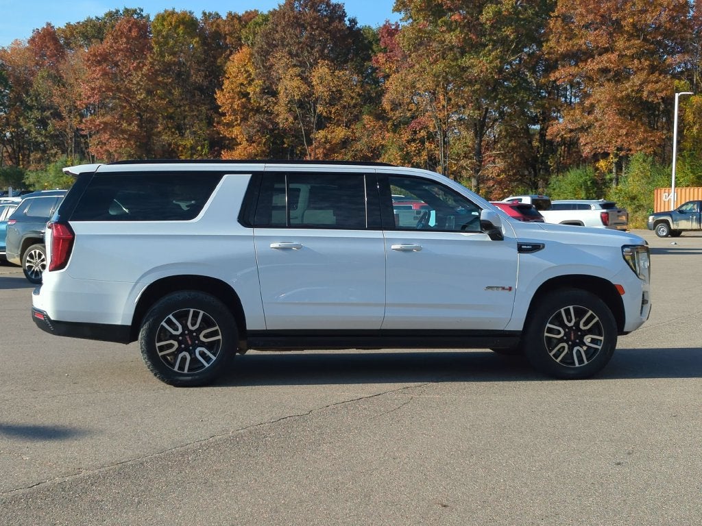 2023 GMC Yukon XL AT4