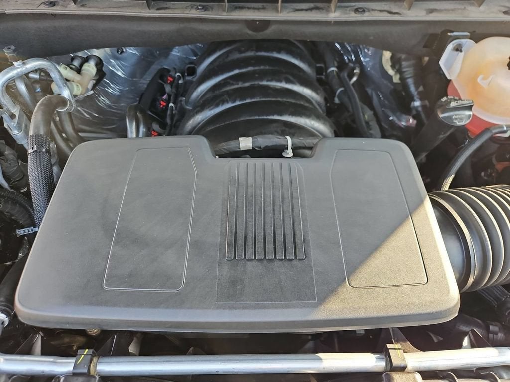 2025 Chevrolet Suburban RST