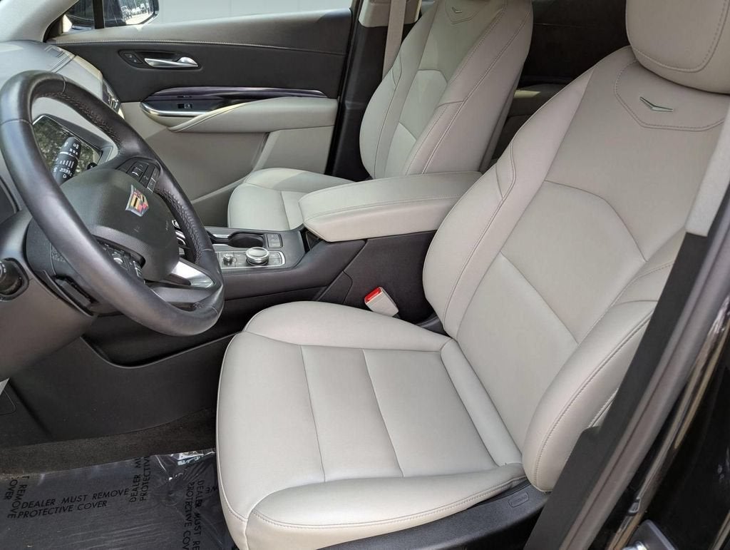 2023 Cadillac XT4 AWD Luxury