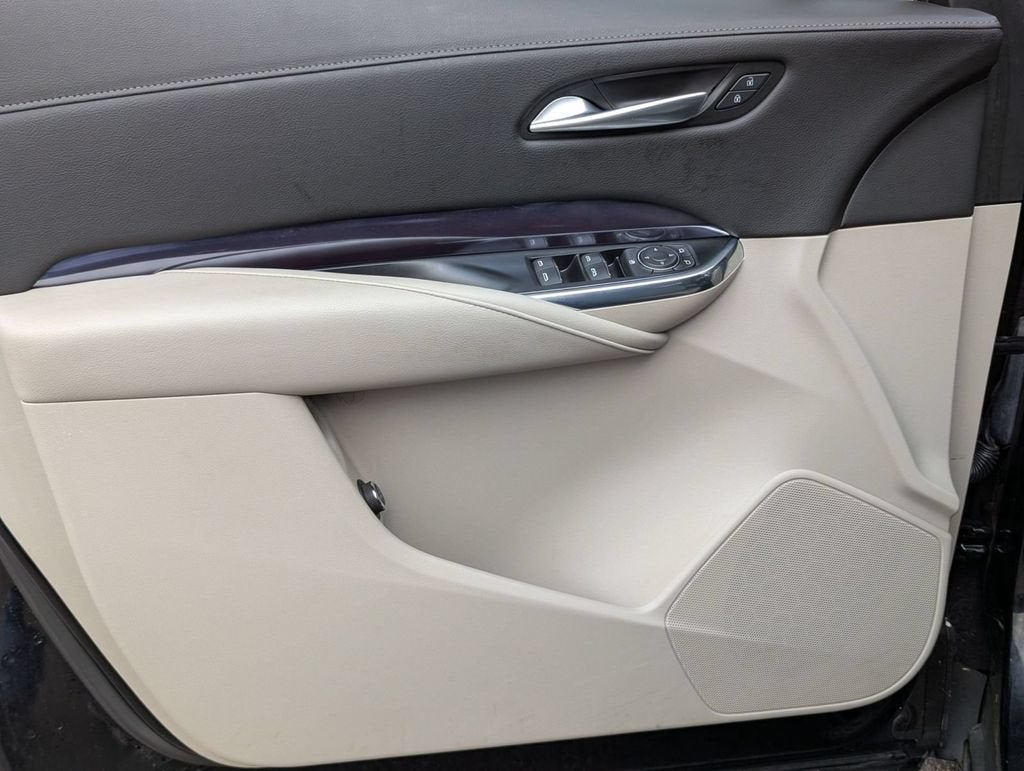 2023 Cadillac XT4 AWD Luxury