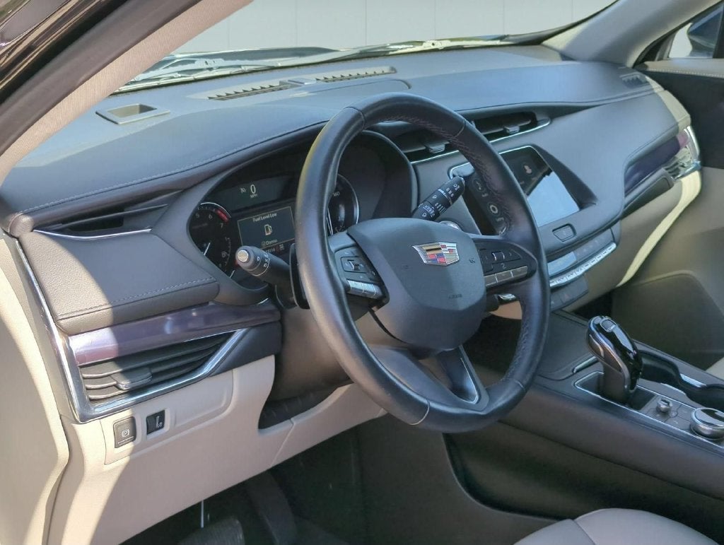 2023 Cadillac XT4 AWD Luxury