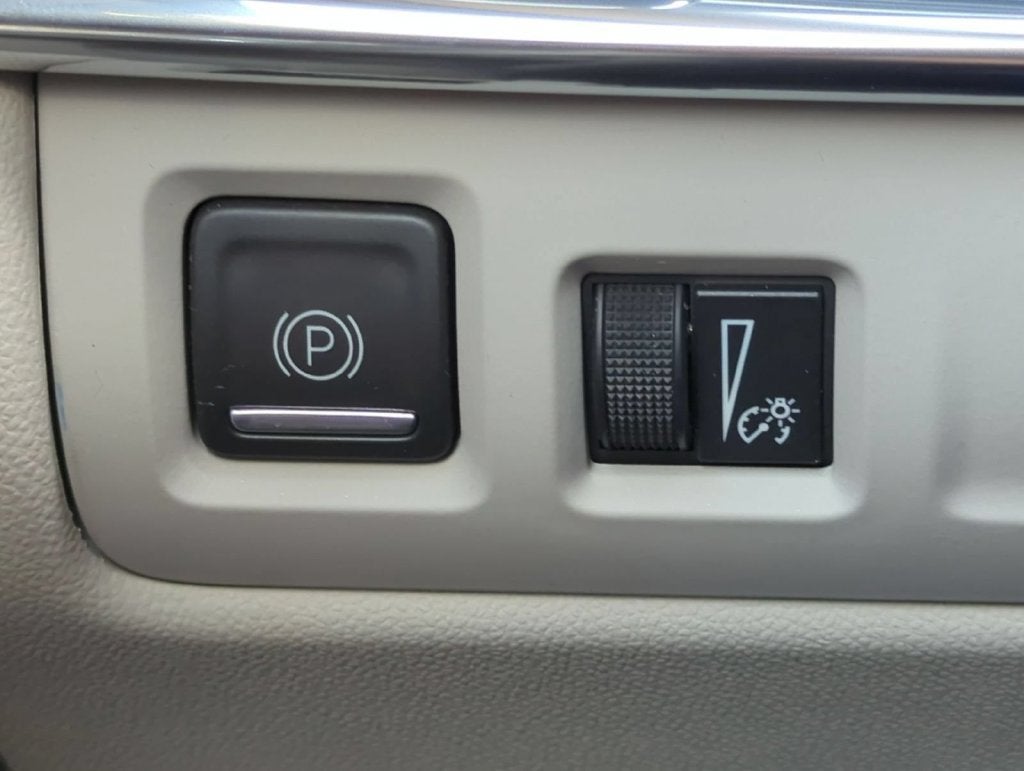 2023 Cadillac XT4 AWD Luxury