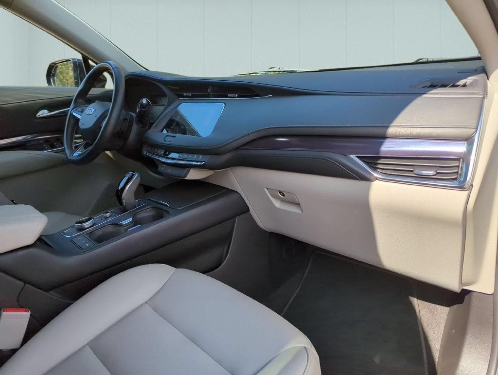 2023 Cadillac XT4 AWD Luxury