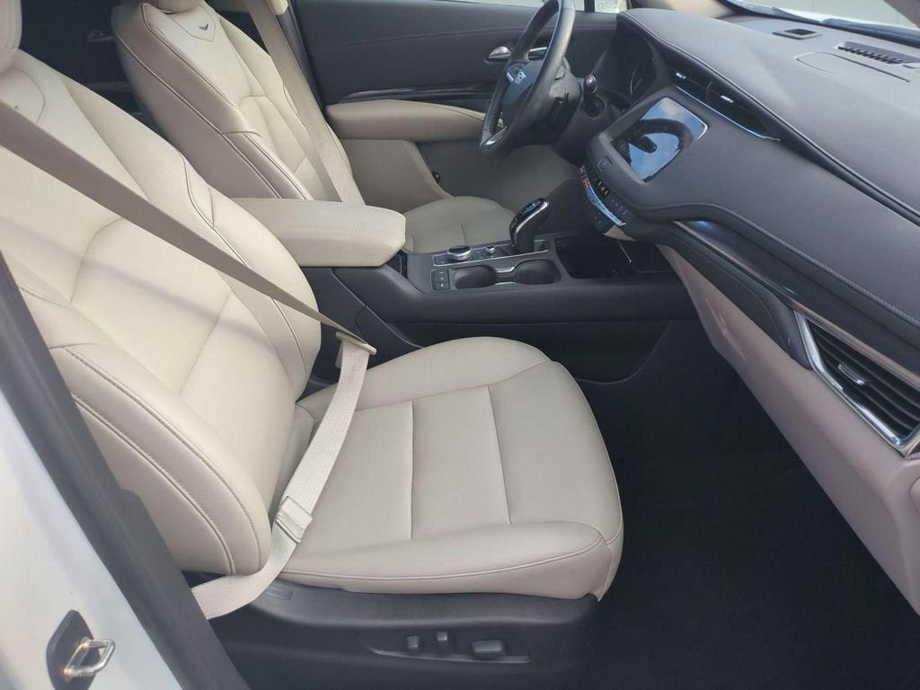 2023 Cadillac XT4 Luxury