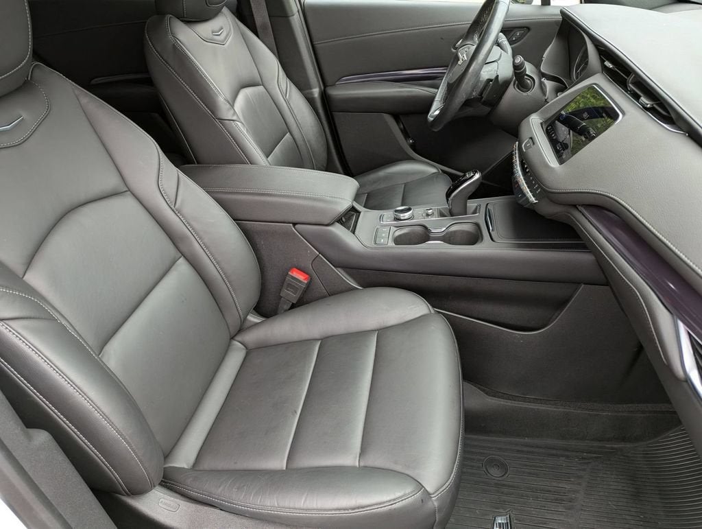 2023 Cadillac XT4 AWD Luxury