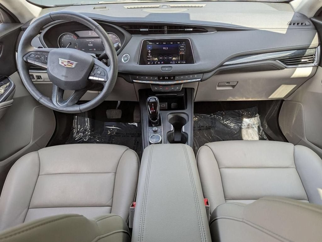 2023 Cadillac XT4 Premium Luxury